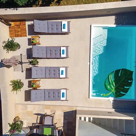 Tatil Evi Amazing In With Wifi Orebić