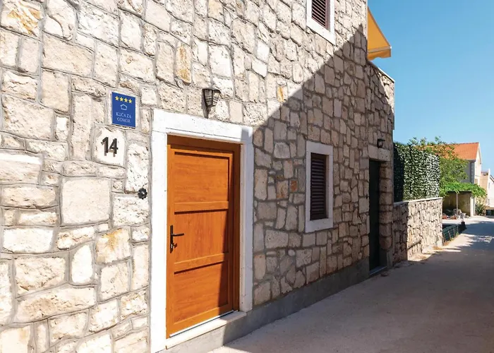 Two-bedroom In Hébergement de vacances Orebić